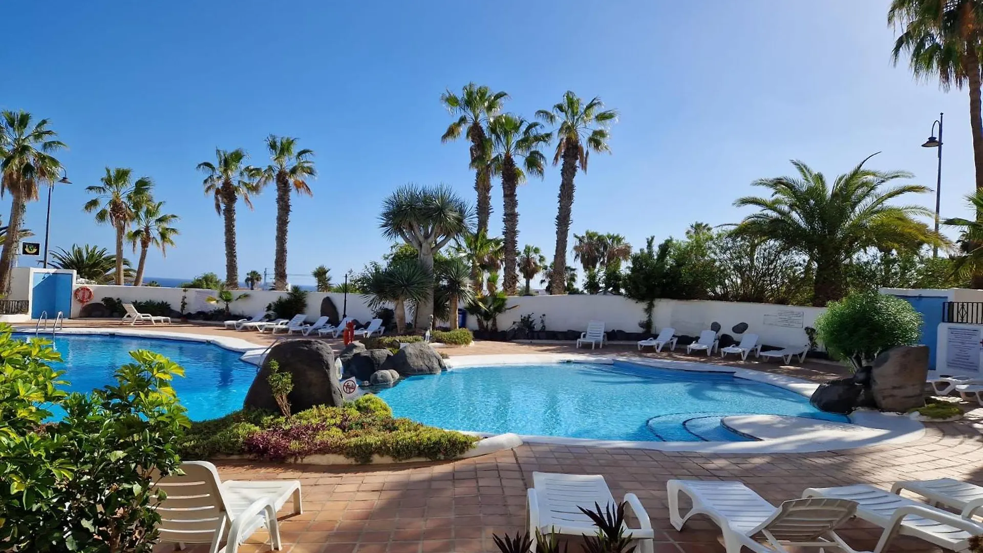 2 Bed Apartment That Steps Out On To The Pool location